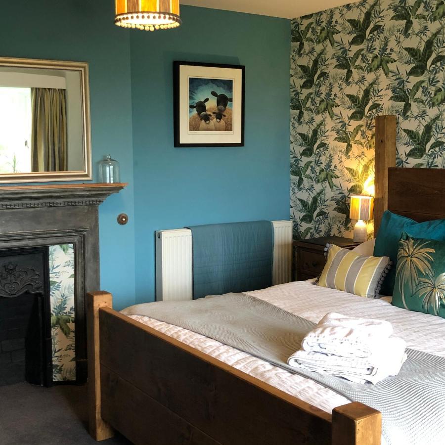 The Hollow Bed And Breakfast Great Longstone Экстерьер фото