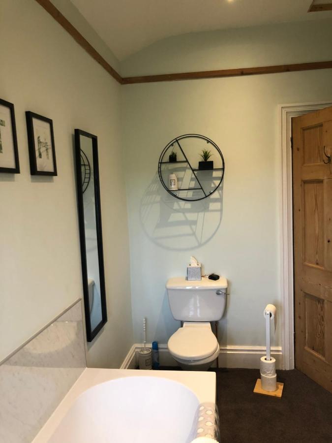 The Hollow Bed And Breakfast Great Longstone Экстерьер фото